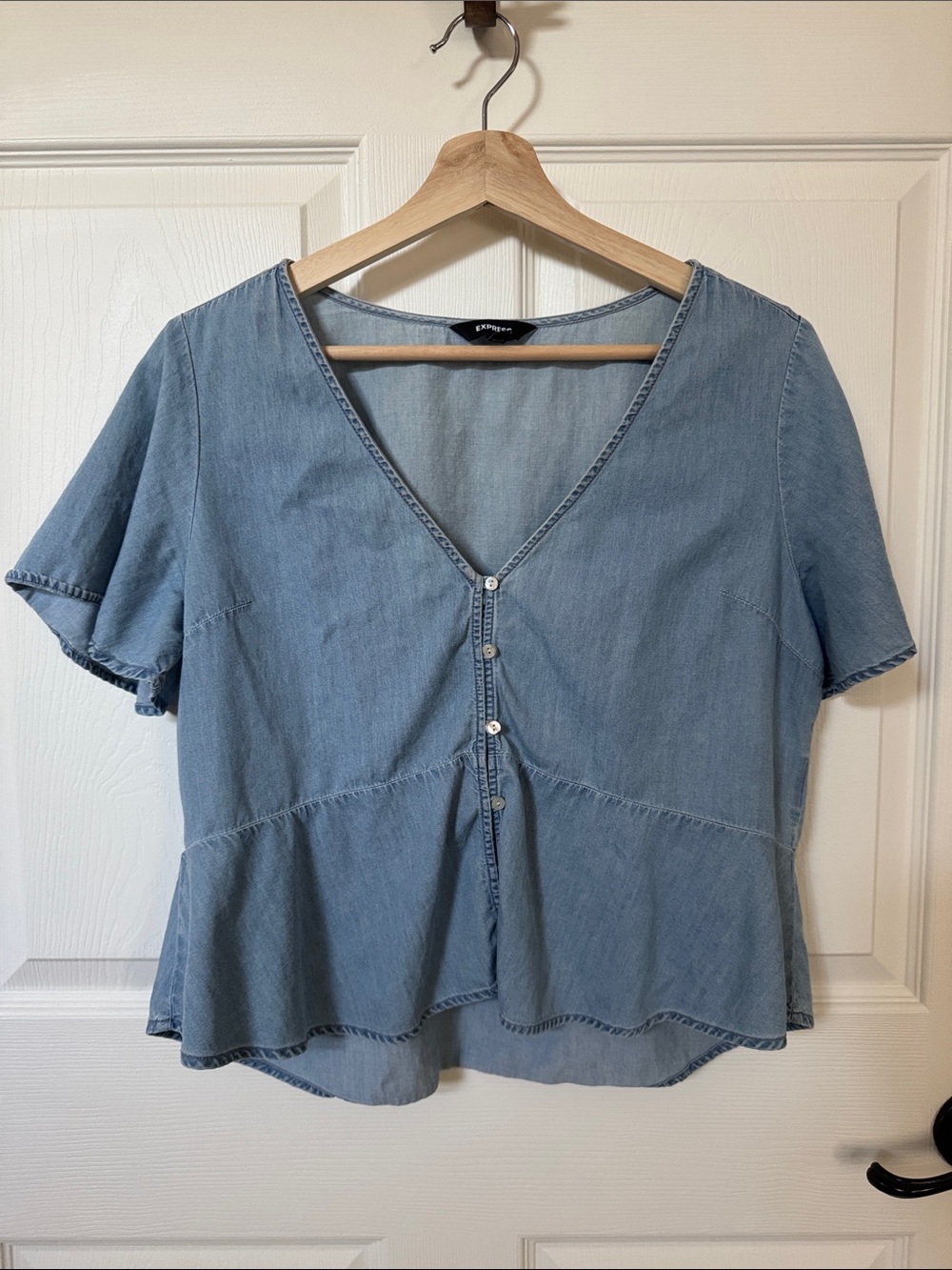 Kensie Light Denim V-Neck Button Peplum Blouse